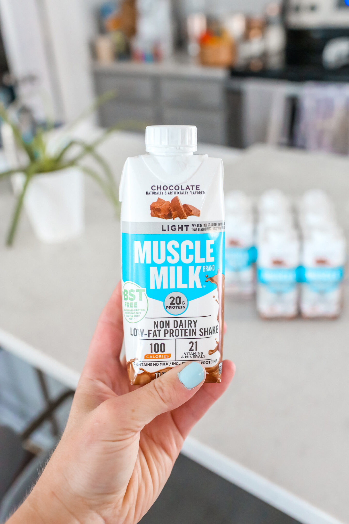 Chocolate Muscle Milk What I eat in a Day 