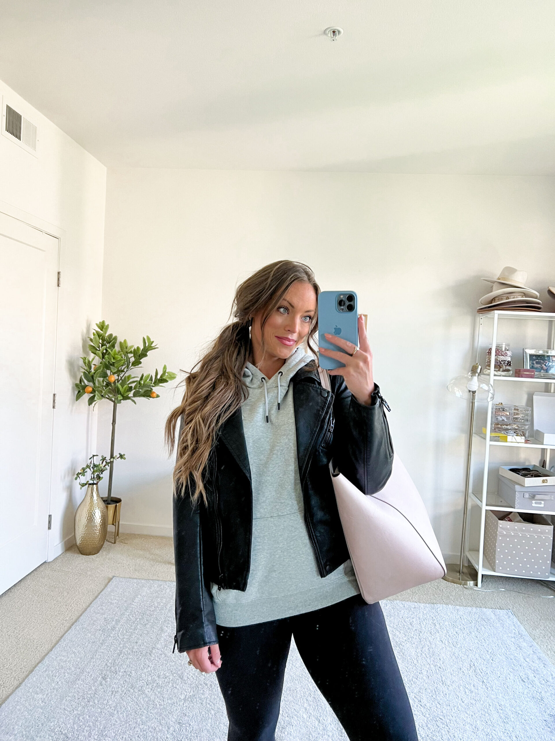 Capsule Wardrobe Travel Outfit
